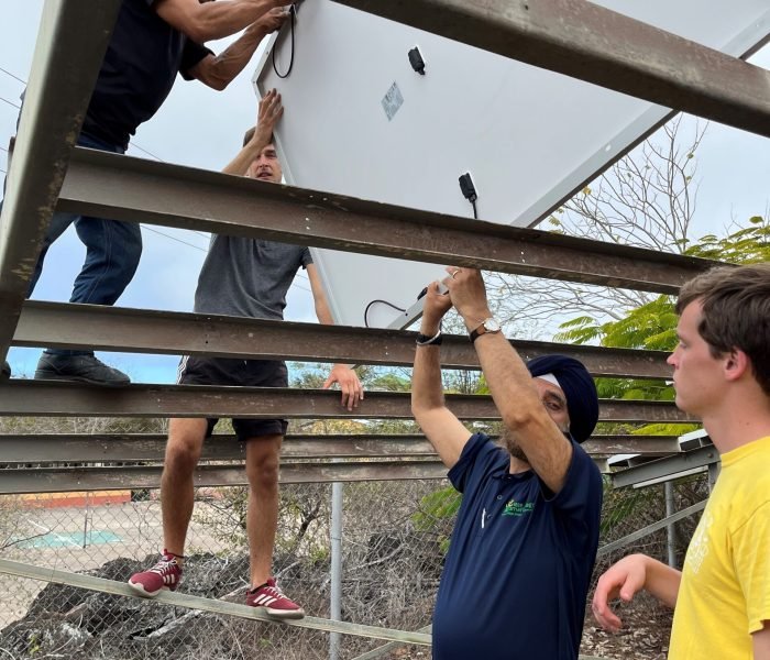 Removing panels in San Cristobal